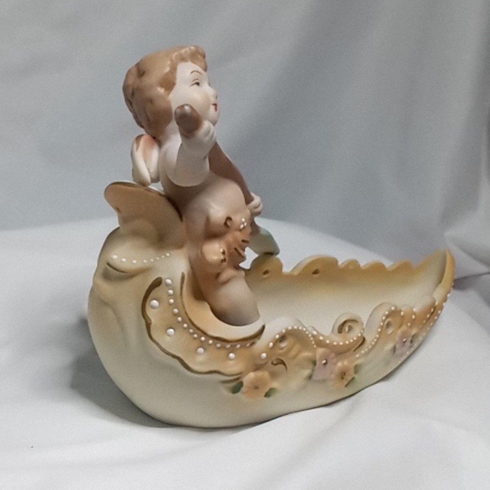 cherub with boat Ardalt Lenwile  figurine - Picture 2 of 7